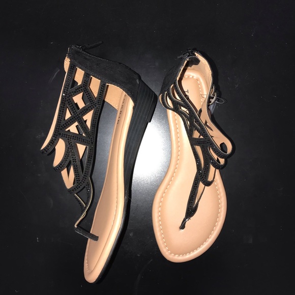 Torrid Shoes - Torrid with Black Geometric Stone Sandals. NWT